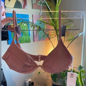 Good American Rib show off bra and cheeky bottoms